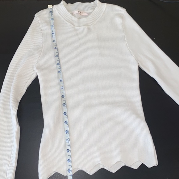 White Long Sleeve Sweater - Picture 10 of 12